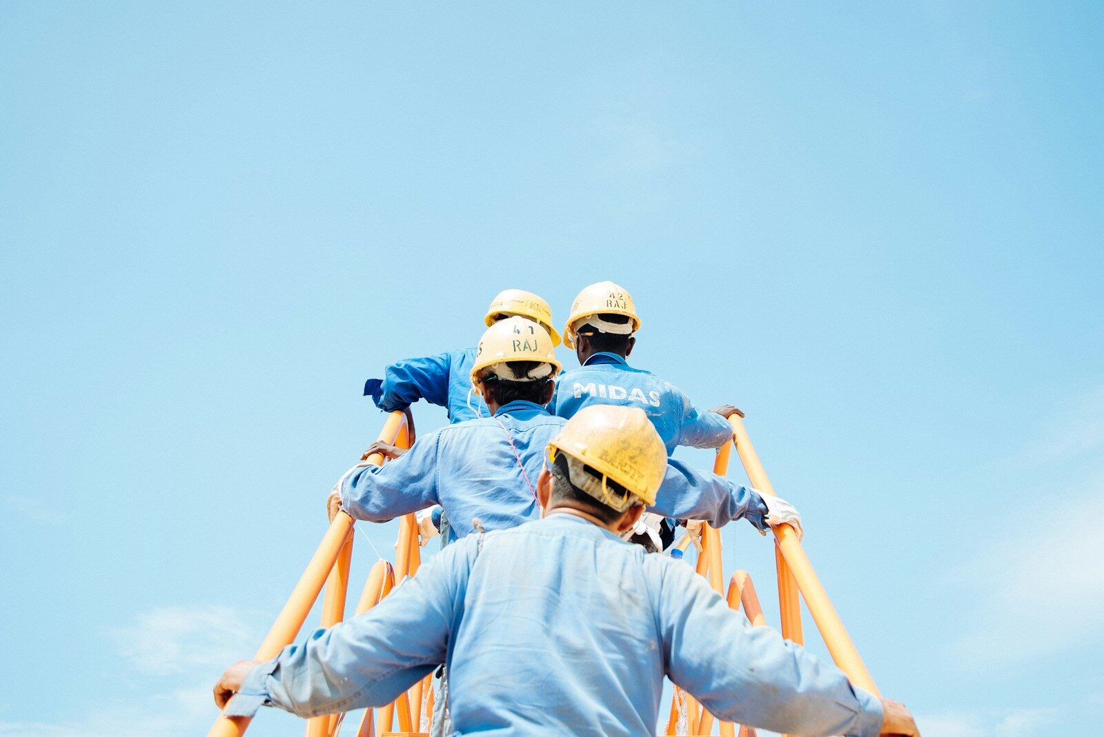 Why Businesses Benefit From an Independent Insurance Agent